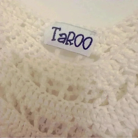 Taroo crochet crop top in off white - Picture 3 of 4